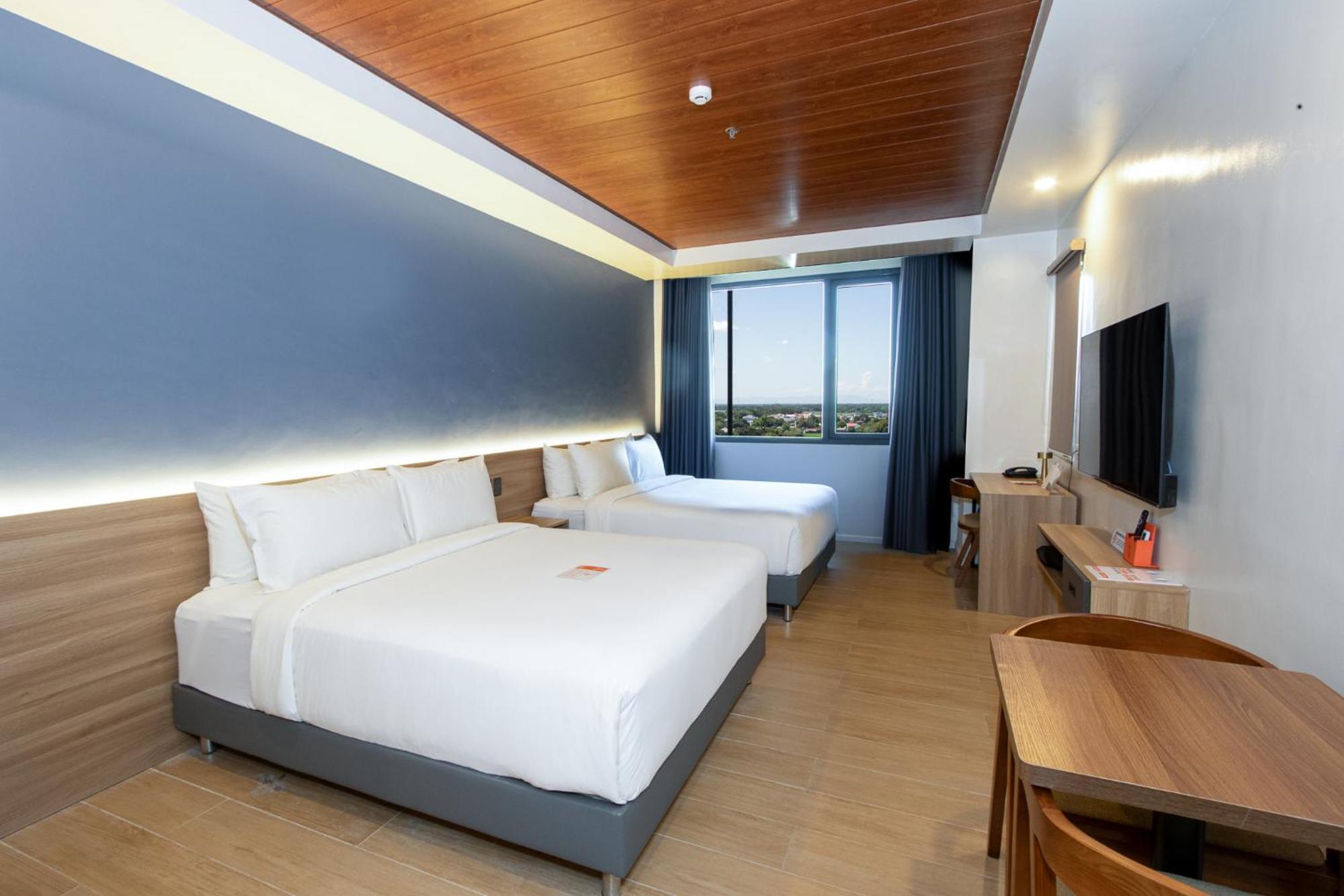 Levo Hotel Urdaneta Ngoại thất bức ảnh