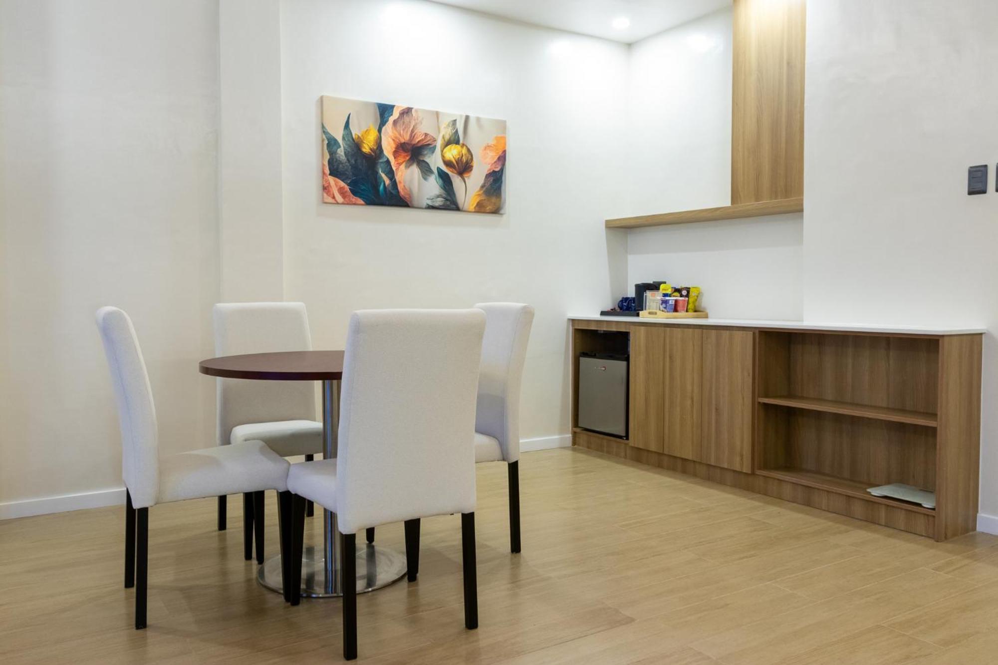 Levo Hotel Urdaneta Ngoại thất bức ảnh